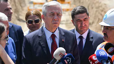 Mansur Yavaş'tan parti değiştiren başkanlara tepki