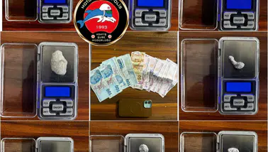 İzmir'de uyuşturucu operasyonlarında 2 bin 403 hap ele geçirildi
