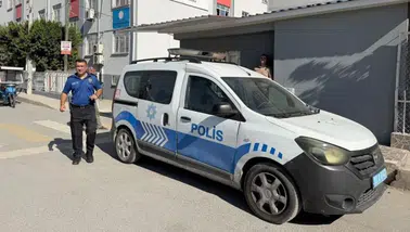 Mersin'de ilkokul öğrencisinin çantasından tabanca çıktı, baba gözaltında