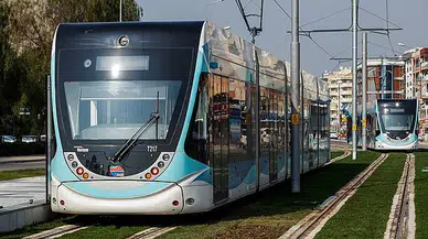 Karşıyaka Tramvayı'nda Seferler Başladı