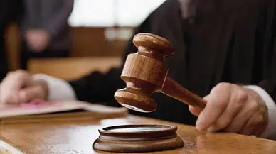 Eşinin üzerine tuz ruhu döken koca hakkında karar
