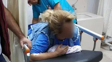 İş yerinin önünde beklerken bir anda yere yığıldı!