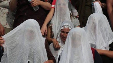 Diyarbakır 1 Mayıs mitinginde beyaz tülbent ve açlık grevi gerginliği