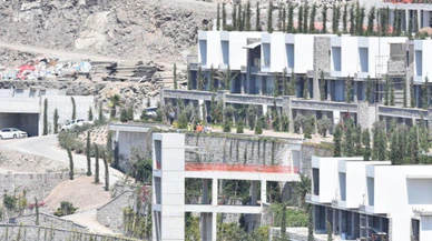 Bodrum'da imara aykırılıklar yapıların yıkımına başlandı