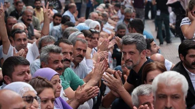 Oturma eylemine dönüşen kayyum protestoları 8. gününde