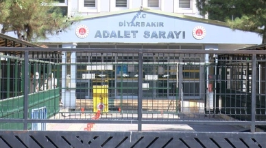 Arabalardaki haciz şerhlerini rüşvetle kaldıran icra memuru tutuklandı