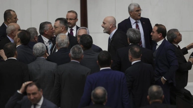 Bülent Arınç: Trabzon Milletvekili Hüseyin Örs'ün hayati tehlike geçirmesine yol açan gözü dönmüş şahsı şiddetle kınıyorum