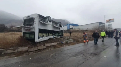 İşçi servisi takla attı... Çok sayıda yaralı var!