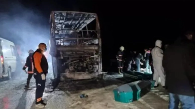 Otobüs TIR'a arkadan çarptı: 2'si şehit 3 ölü!