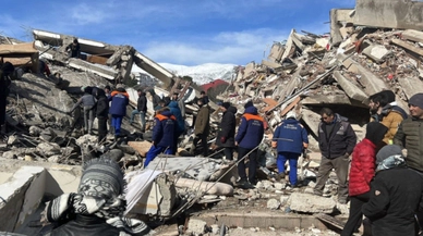 Millî Savunma Bakanı Akar: Depremlerde toplam 100 arkadaşımız hayatını kaybetti