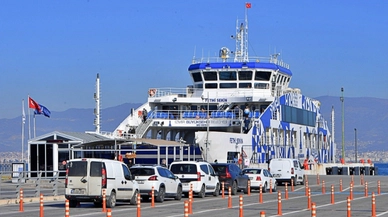 Deniz ulaşımı İzmir’e nefes oluyor