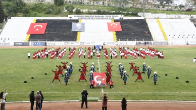 Kuşadası'nda 23 Nisan coşkuyla kutlanıyor