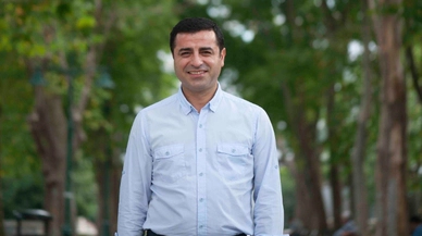 Demirtaş, Kılıçdaroğlu'na oy istedi: Demokrasinin de ekonominin de sonu olabilir