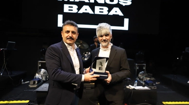 Dikili'de 19 Mayıs'ı Manuş Baba ile kutladı