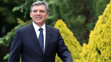 Abdullah Gül, Twitter'da yorumları kapatıp 30 Ağustos’u kutladı