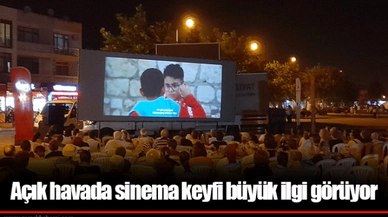 Açık havada sinema keyfi büyük ilgi görüyor