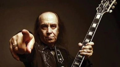 Anadolu rock müziğinin efsane ismi Erkin Koray hayatını kaybetti