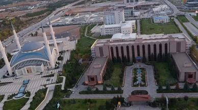 Diyanet, Milli Eğitim'e de el attı! 'Ders saatlerini Cuma namazına göre ayarlayın'