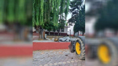 Atatürk büstüne saygısızlık tepki çekti