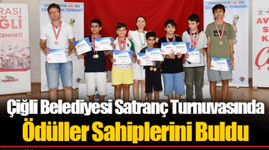 Çiğli Belediyesi Satranç Turnuvasında Ödüller Sahiplerini Buldu