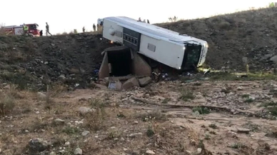 Erzurum'da korkunç kaza: 3 ölü, 22 yaralı