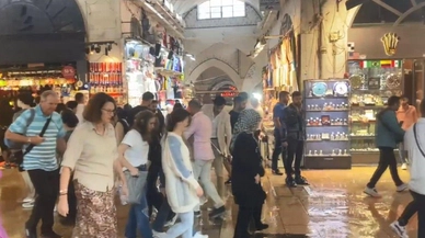 İstanbul'da sağanak yağış... Kapalıçarşı ile Tahtakale sular altında kaldı!