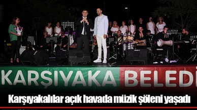 Karşıyakalılar açık havada müzik şöleni yaşadı
