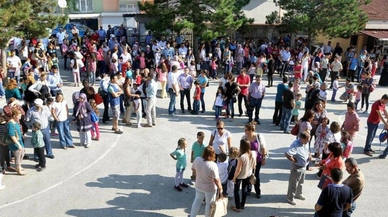 MEB açıkladı: Okullara gelen veli ve ziyaretçilerin kayıtları tutulacak