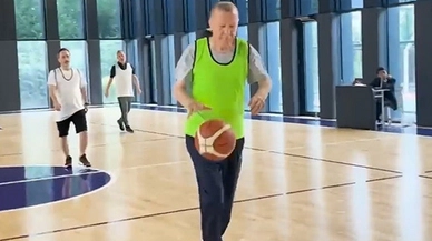 Varank, Cumhurbaşkanı Erdoğan'ın basketbol oynarken çekilen görüntülerini paylaştı