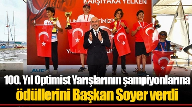 100. Yıl Optimist Yarışlarının şampiyonlarına ödüllerini Başkan Soyer verdi 
