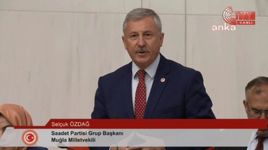 Saadet Partisi Grubu'ndan TBMM Genel Kurulu'nda oturarak protesto