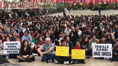 Üniversitelilerden asansörde ölen arkadaşları için eylem
