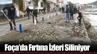 Foça'da Fırtına İzleri Siliniyor