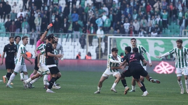 Bursaspor-Diyarbekirspor maçında yüksek gerilim: 6 kırmızı kart çıktı!
