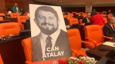 Atalay'ın milletvekilliği düşürüldü, vekiller kürsüyü bastı