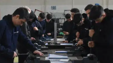 Hayali çıraklarla devletten 700 milyon lira çalmışlar