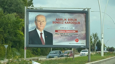 MHP 'Terörsüz Türkiye' için sahaya indi: Ankara'ya '9 bölge' afişleri asıldı