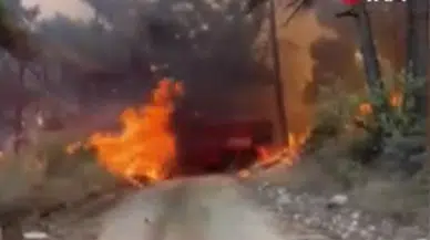 Çanakkale'deki orman yangınında bir itfaiye aracı yandı
