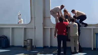 Çanakkale'de vatandaşlar deniz yoluyla tahliye ediliyor