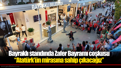 Bayraklı standında Zafer Bayramı coşkusu