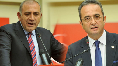 CHP’li Tezcan’dan Gürsel Tekin’e sert sözler: Partiyi kurtaracak kahraman pozlarına bürünüyor