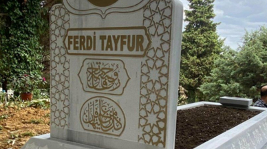 Devlet Bahçeli, Ferdi Tayfur'un kabrine özel bir mezar taşı yaptırdı