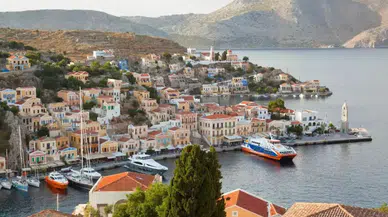 Yunanistan, 'ekspres vize' uygulamasını bir yıl daha uzattı