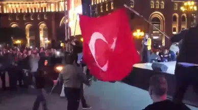 Erivan'da Türk bayrağı yakıldı: Paşinyan 'Provokasyon' diyerek kınadı