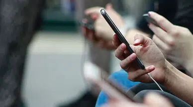 Cep Telefonları Gerçekten Sizi mi Dinliyor? Sosyal Medya Reklamları Şok Edici Bir İddiayı Gün Yüzüne Çıkardı