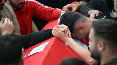 Kahramanmaraş'ta öldürülen öğretmen ve öğrenciler, gözyaşlarıyla uğurlandı