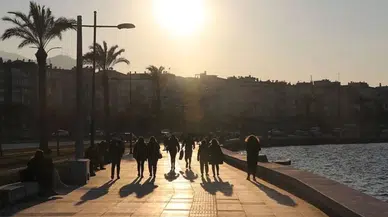İzmirliler dikkat: Termometreler 28 dereceyi vuracak ama hafta sonu planları iptal olabilir