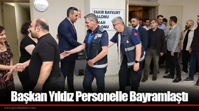 Başkan Yıldız Personelle Bayramlaştı