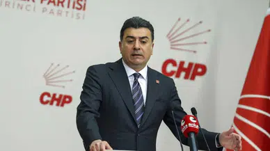 CHP'den casusluk resti: 'Bizden ajan çıkmaz' diyerek o fotoğrafı kürsüden gösterdi