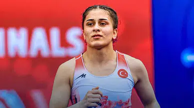 Milli güreşçi Özdenur Özmez 17 yaş altında dünya şampiyonu oldu